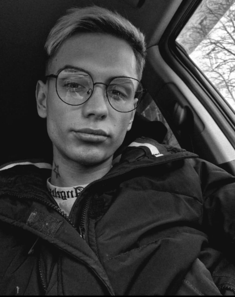 АРТУР - парень из эскорта в Питере